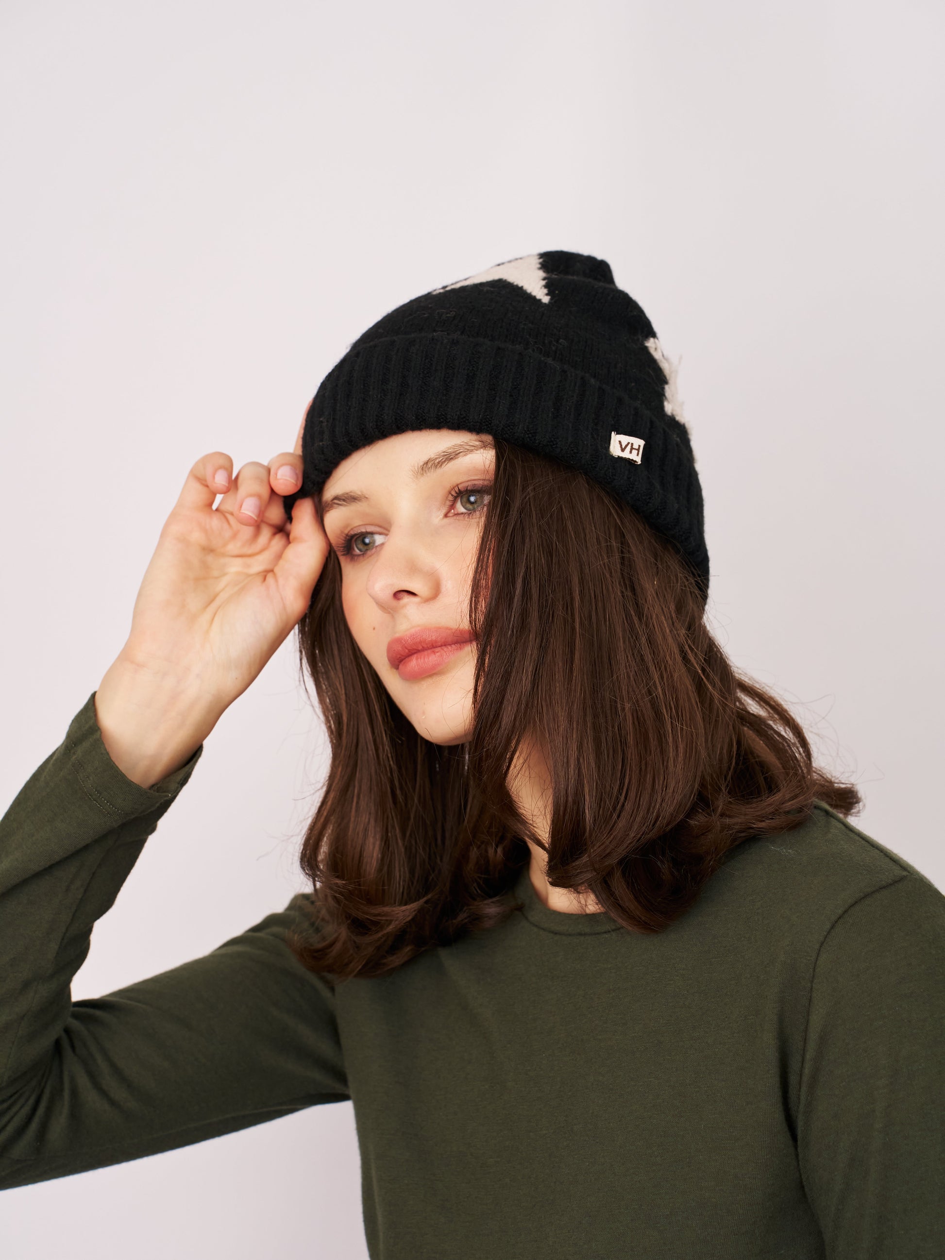 Black Vintage Havana STAR POMPOM BEANIE