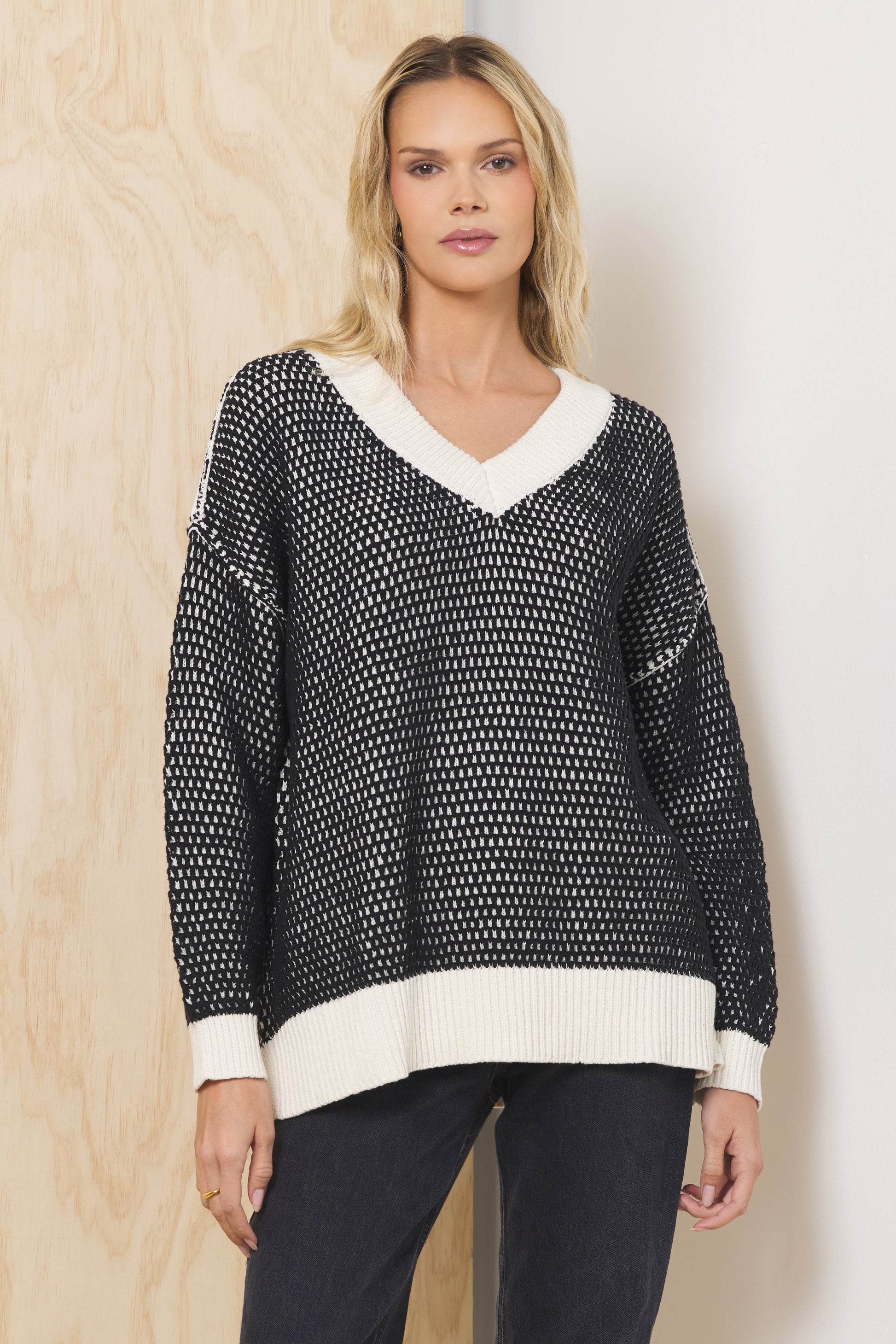 Ivory/Black Vintage Havana Honeycomb Knit V Neck Sweater