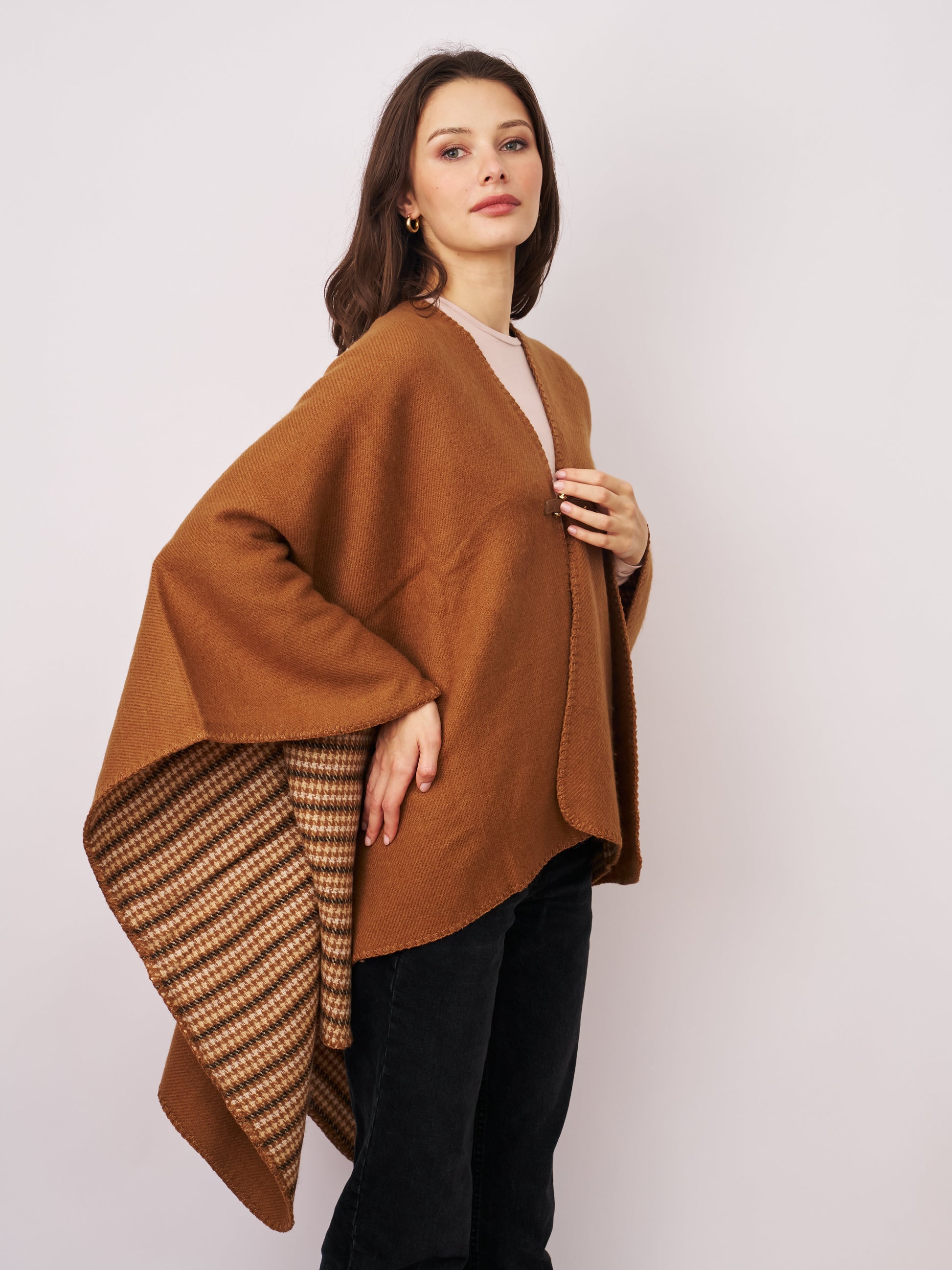 Tan/Ivory Vintage Havana WHIPSTITCH RUANA - TAN/IVORY
