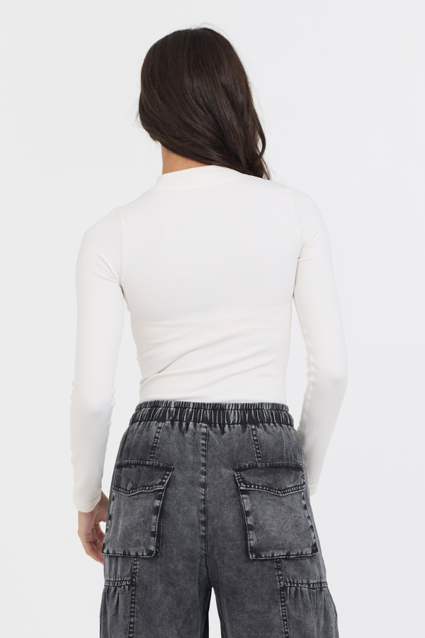 Pale Ivory Vintage Havana Pale Ivory Seamless Mock Neck Top